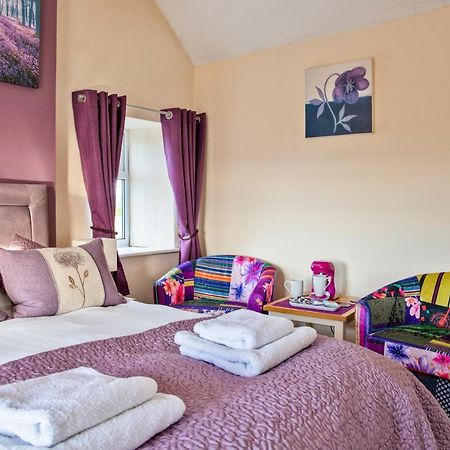 Moorland View Farm B&B Oakamoor ภายนอก รูปภาพ
