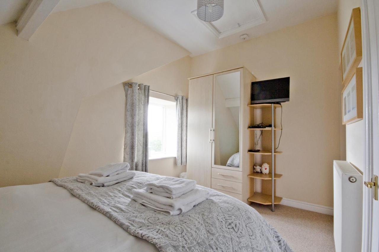 Moorland View Farm B&B Oakamoor ภายนอก รูปภาพ